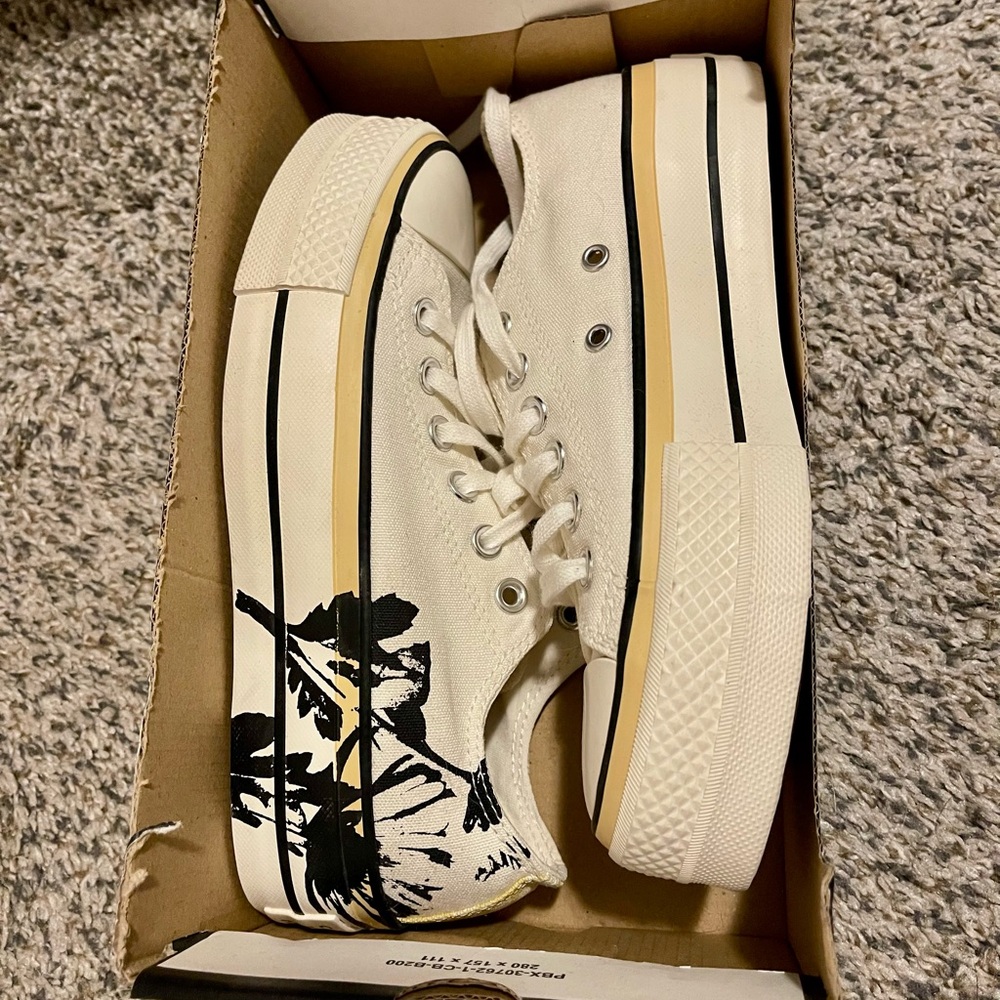 Converse Cream Canvas Platform Low Tops